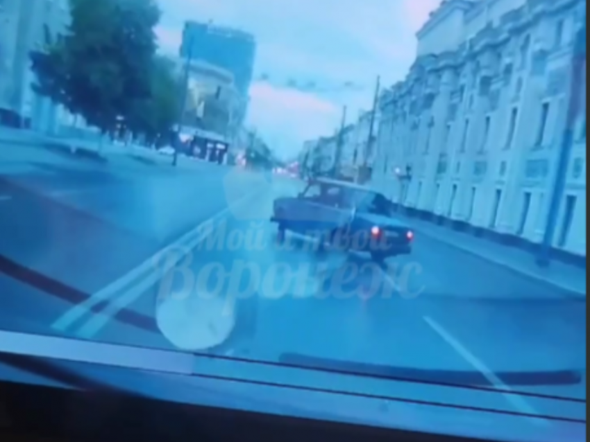 “Жигули” устроили дрифт на месте гибели пешехода в Воронеже