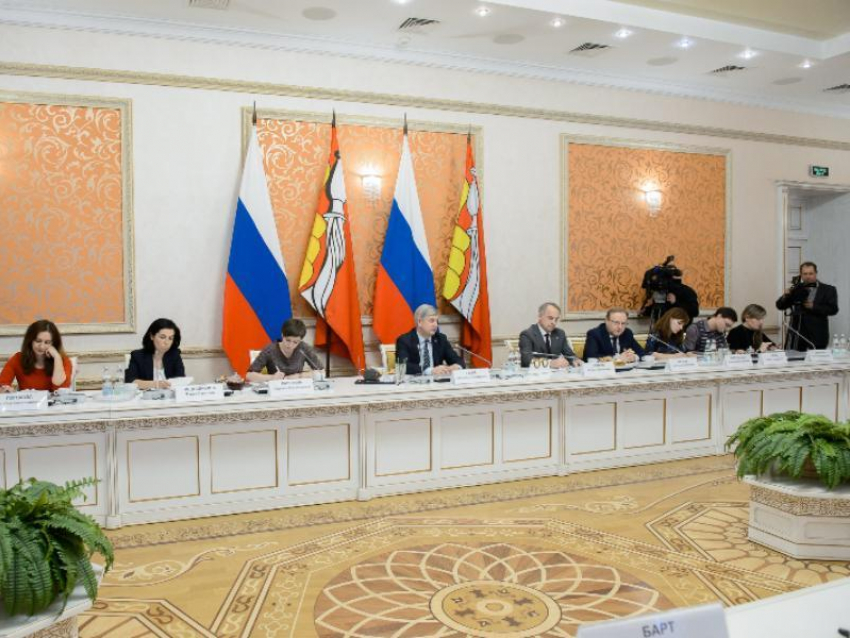Задачи «агентов влияния» в Москве раскрыл воронежский губернатор