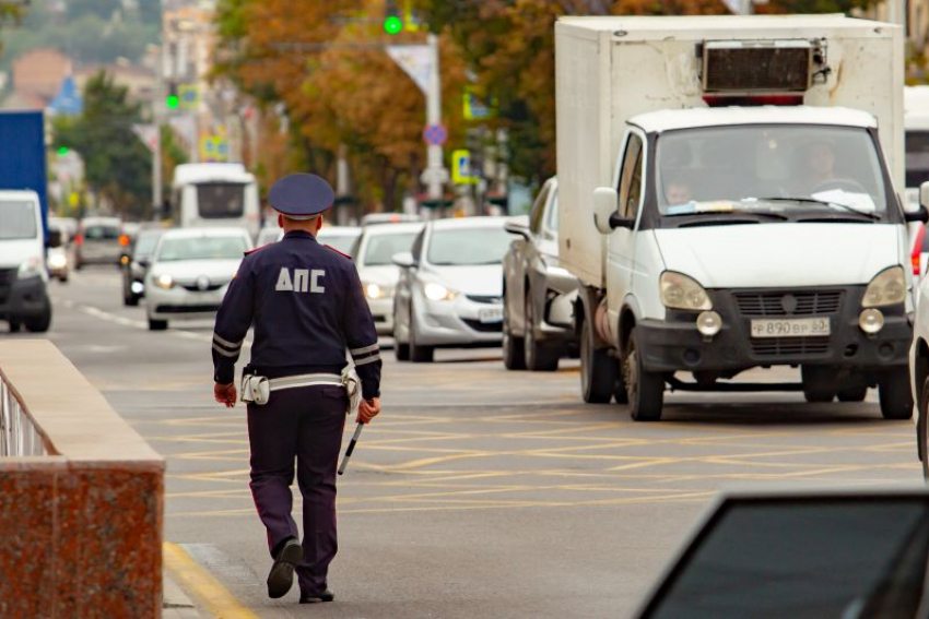 Водителя со 197 неоплаченными штрафами на 380 тыс рублей остановили под Воронежем