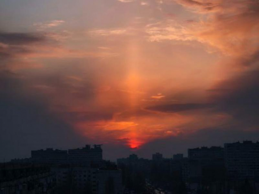 Редкое явление заметили в небе воронежцы