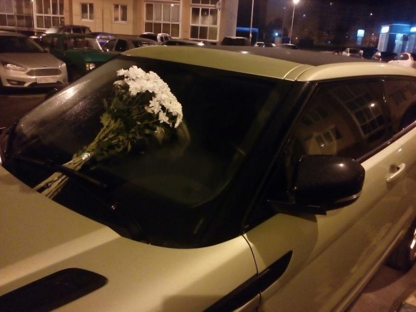 Трогательный сюрприз приготовили ночью владельцу Range Rover в Воронеже