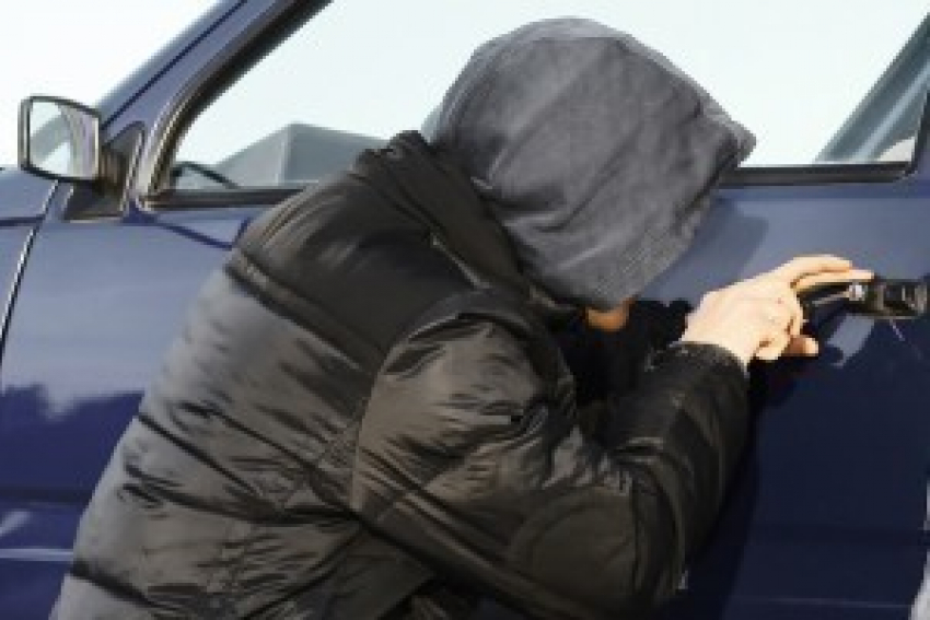 В Воронежской области полицейские задержали четверых подростков за кражи из автомобилей