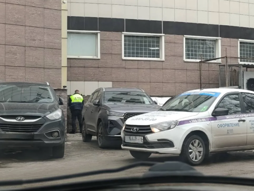 Некрасивый поступок совершил человек в форме в Воронеже