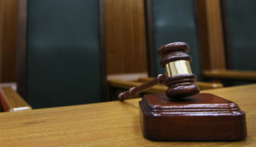 В Воронежской области инспектора ДПС за взятку в 2 тысячи рублей оштрафовали на 100 тысяч рублей