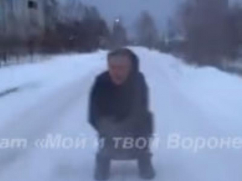 Опасное развлечение попало на видео в Воронеже