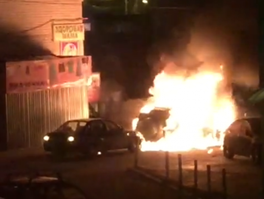 Последствия взрыва Toyota у храма в Воронеже попали на видео 
