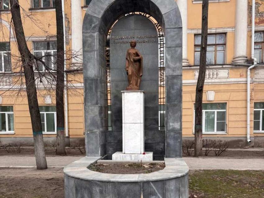 Общественники бьют тревогу из-за разрушения уникального памятника в Воронеже 