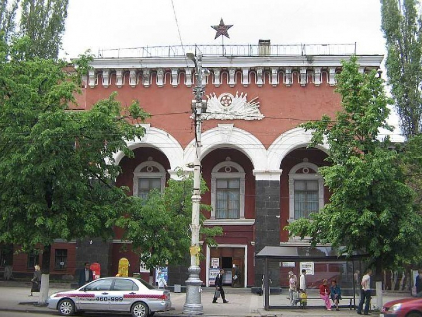 В Воронеже из Дома офицеров выселят 137 творческих работников