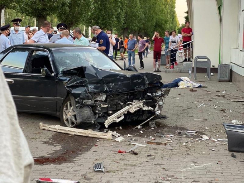 Сбивший пешеходов участковый отказался давать показания в Воронеже