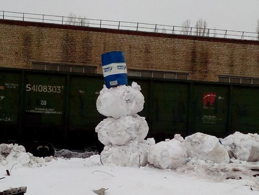 Самого уродливого снеговика сфотографировали в Воронеже