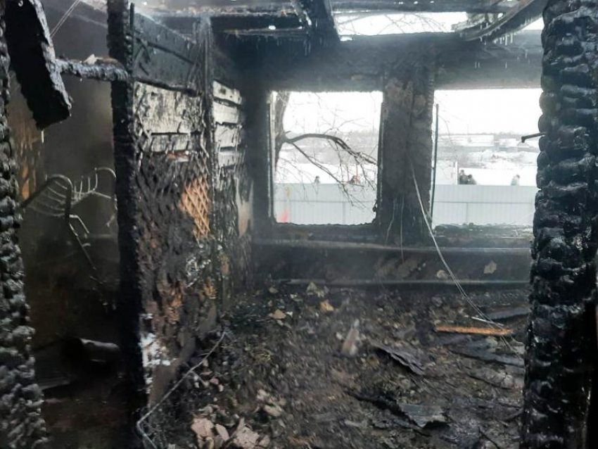 Обгоревшие трупы отца и дочери нашли в доме в Воронежской области 