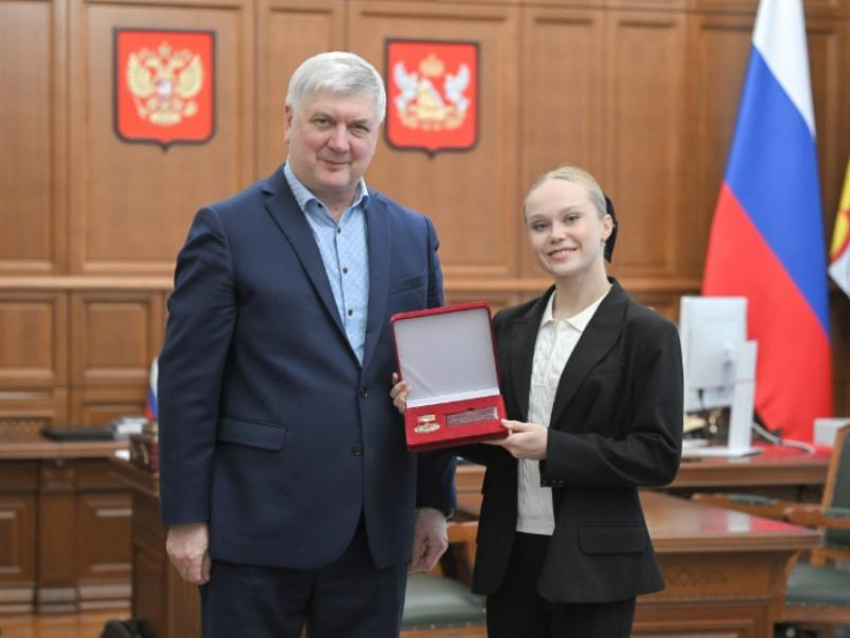 Гимнастка-красавица получила «Благодарность от земли Воронежской»
