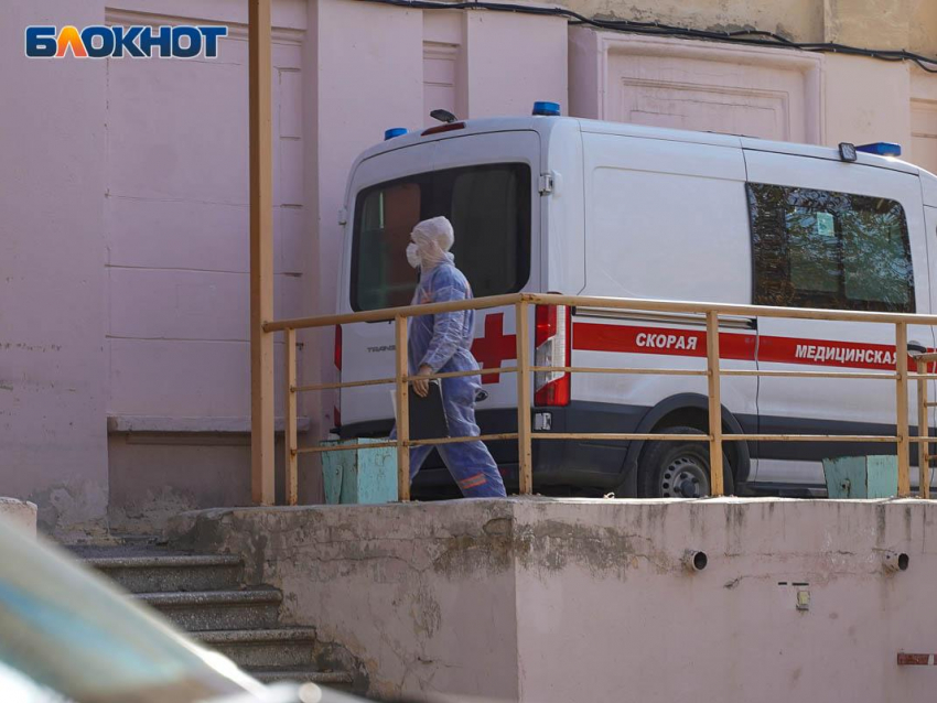 Более 300 человек забрали в больницы с коронавирусом за сутки в Воронежской области