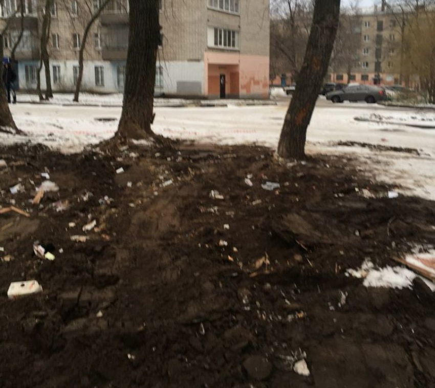 В Воронеже убрали гору мусора на переулке Гвардейском