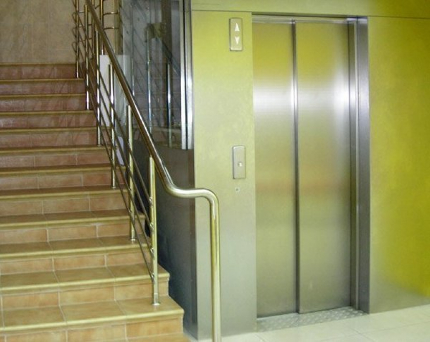 В лифтах 43 жилых домов  опасно передвигаться, - прокуратура Воронежа