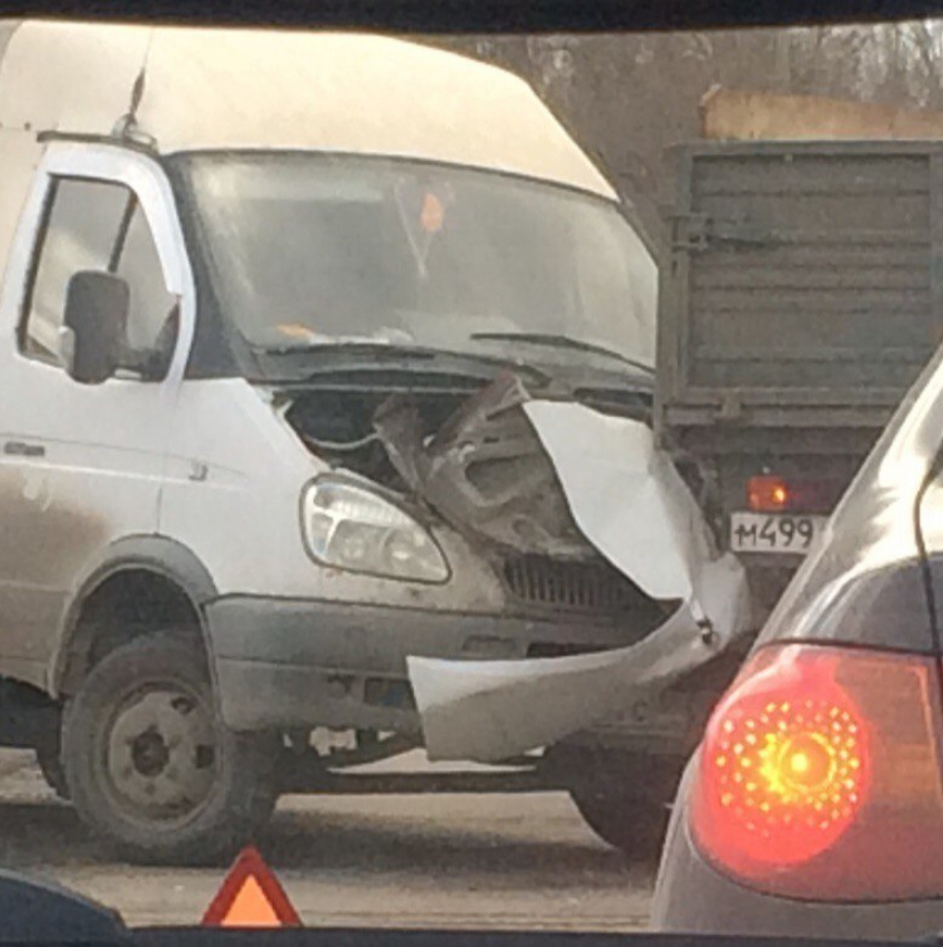 Массовая авария в Воронеже: улица Солнечная встала в гигантскую пробку 