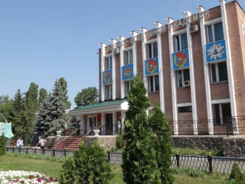 Курсантов военной академии изолировали в Воронеже после репетиции парада в Москве 