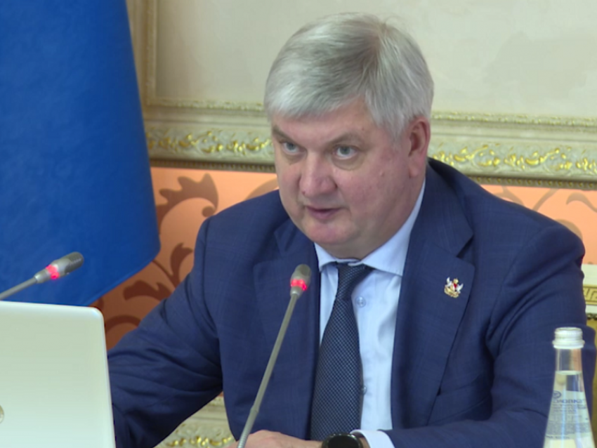 Губернатор Гусев проехался с инспекцией по районным военкоматам Воронежской области 