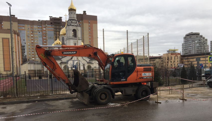 Время устранения жесткой коммунальной аварии на Шишкова назвали в мэрии Воронежа