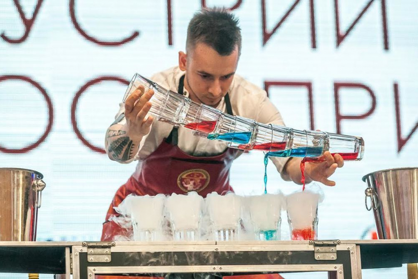 На EXPO FOOD SHOW назвали лучшего бармена Воронежа 