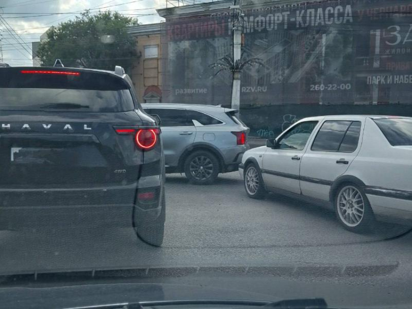 Транспортный коллапс мучает воронежских автомобилистов на левом берегу 