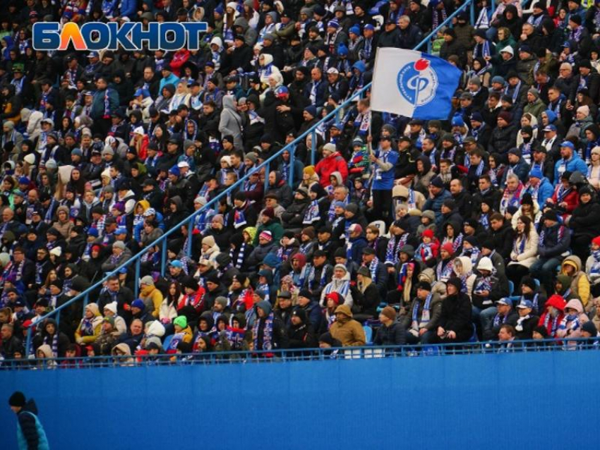 До тысячи новых флагов в честь ФК «Факел» установят в разных районах Воронежа