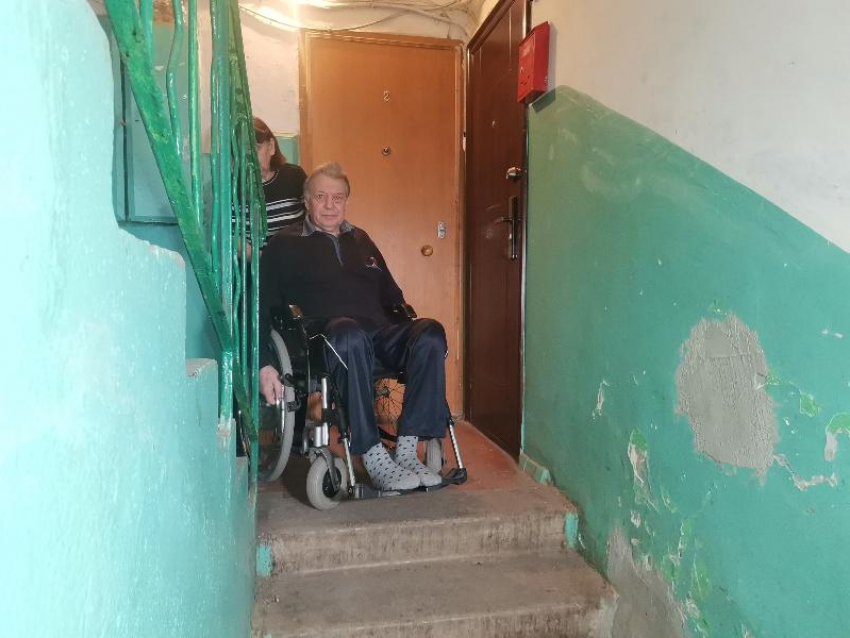 Бюрократический тупик инвалида-колясочника проверят следователи в Воронеже 