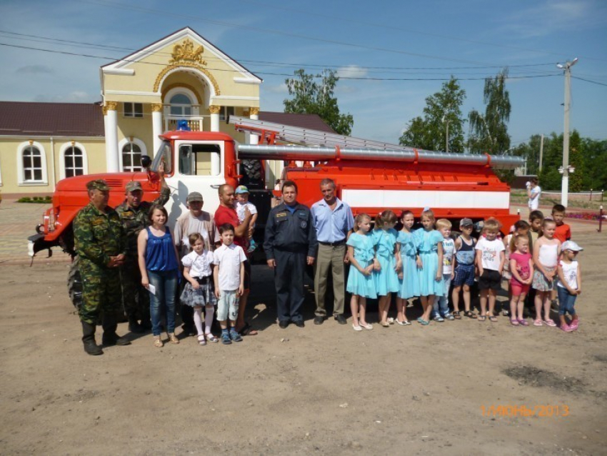 Воронежские спасатели получили 30 новых пожарных автомобилей (ФОТО)
