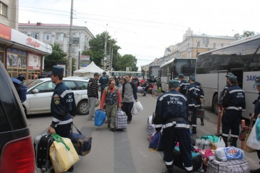 В Воронеж прибыли четыре автобуса с украинскими беженцами из Ростовской области