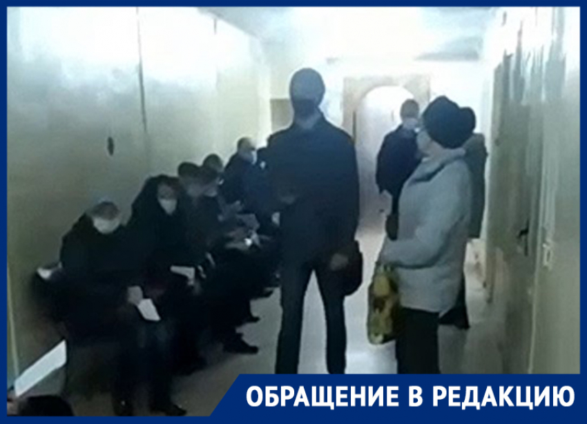 Пытка очередями охватывает все больше поликлиник в Воронеже, но так не везде