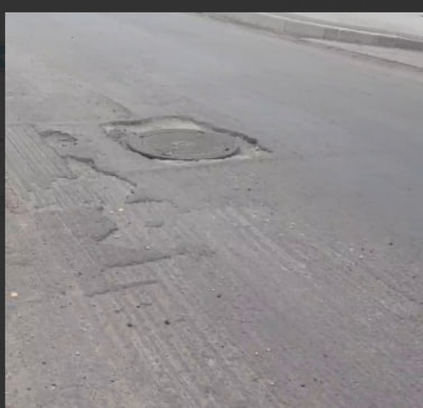 "Щебень в босоножки лезет": опасная дорога обнаружена в Воронеже