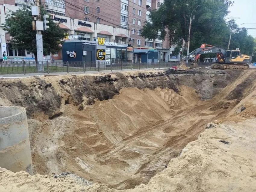 Раньше срока удалось завершить ремонт коллектора на памятнике Славы в Воронеже