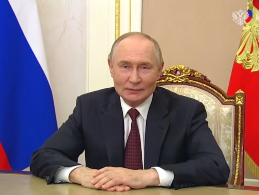 Владимир Путин поздравил учителей с праздником