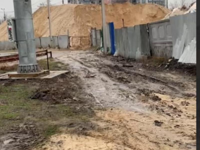 Грязная катастрофа пришла в пешеходный центр Воронежа