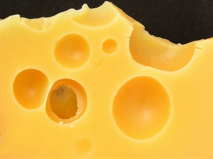 В Воронеже на молочной фирме нашли 15 тонн подозрительной продукции 