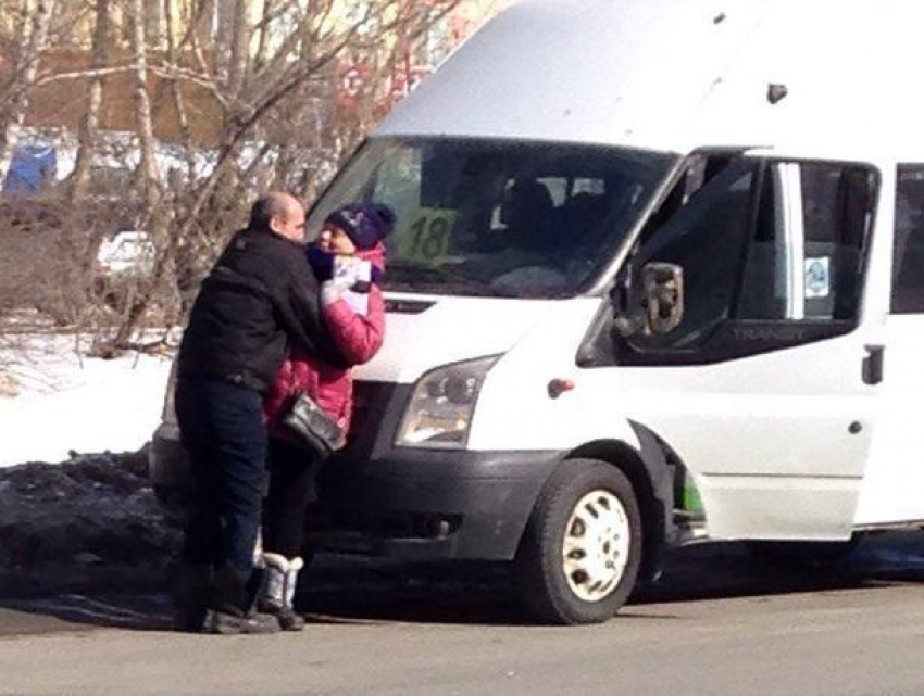 Любовные утехи маршрутчика с кондуктором сфотографировали в Воронеже