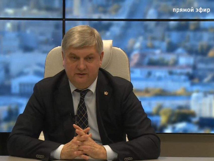 Главные проблемы всех воронежских дорог назвал губернатор Гусев в прямом эфире