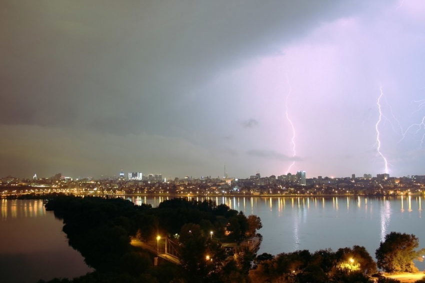 Страшные грозы с ливнями пообещали воронежцам синоптики