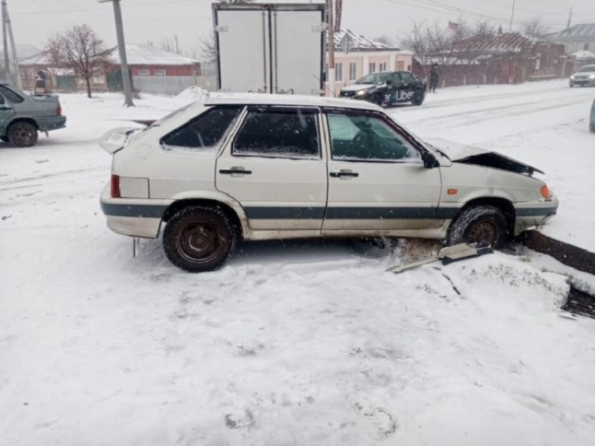 Пенсионер попал под колеса ВАЗа в Воронежской области 