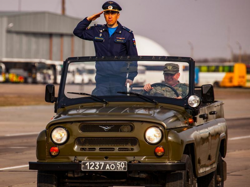 Военную технику обули в асфальтоходные башмаки для парада Победы в Воронеже