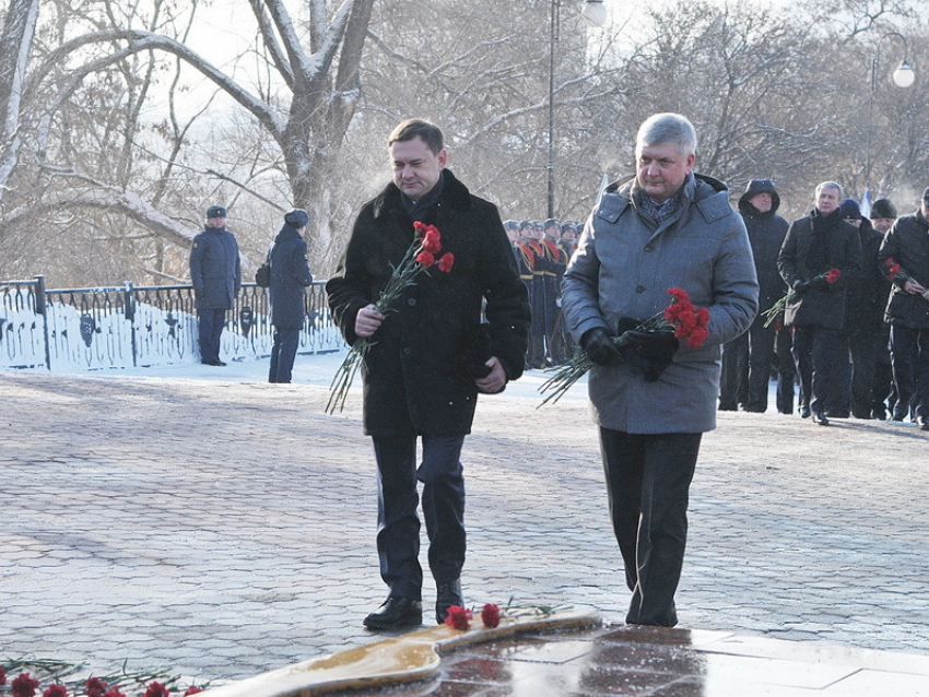 Как Гусев и Нетесов протокольно почтили защитников Воронежа в мороз