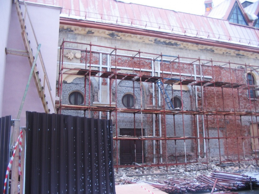 Уничтоженную лепнину капремонтом восстановят на театре кукол в Воронеже