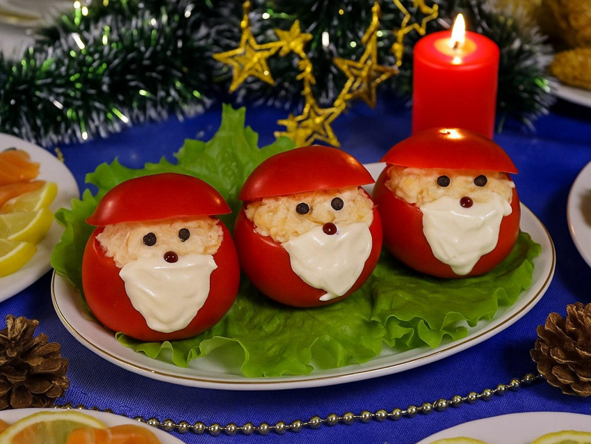 Что приготовить к Новому году: закуска из помидоров «Дед Мороз» 