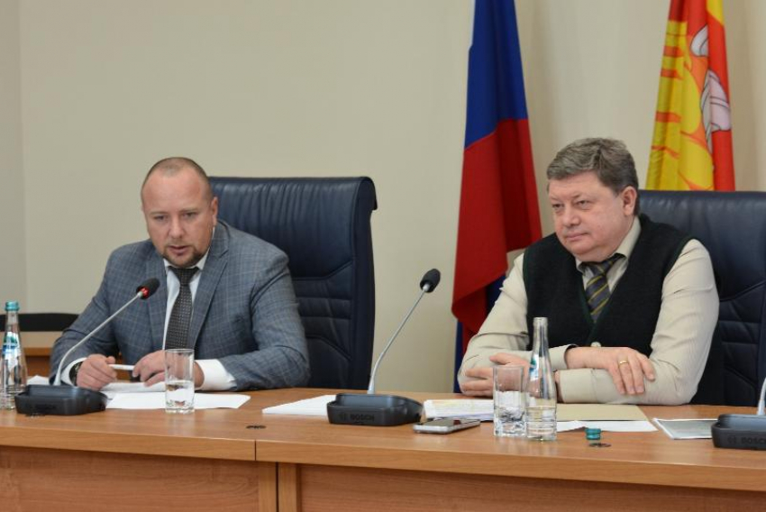 Колоссальную нехватку дворников признали воронежские власти