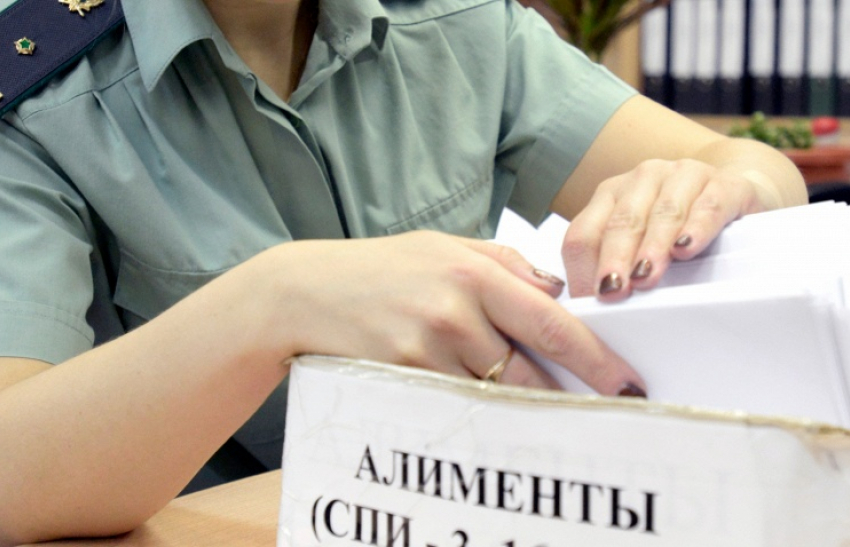 Воронежец подделал справки с работы, чтобы платить маленькие алименты