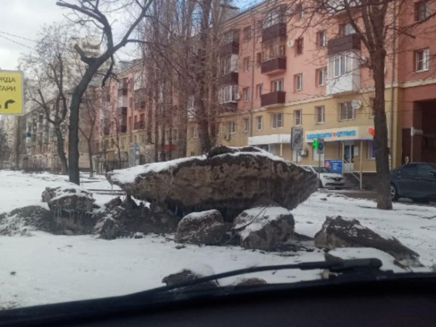 Холодное и грязное НЛО приземлилось на воронежскую улицу 