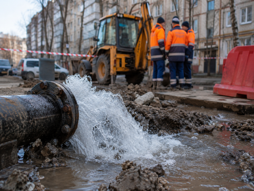 В Воронеже прокуратура взялась за затянувшиеся аварии на водопроводе