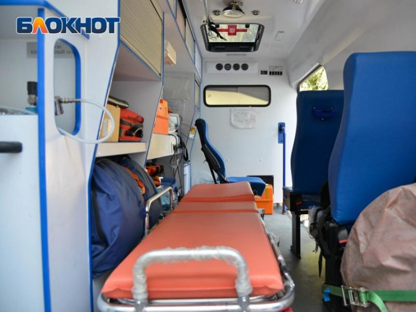 Под Воронежем тракторист умер после удара током на предприятии 