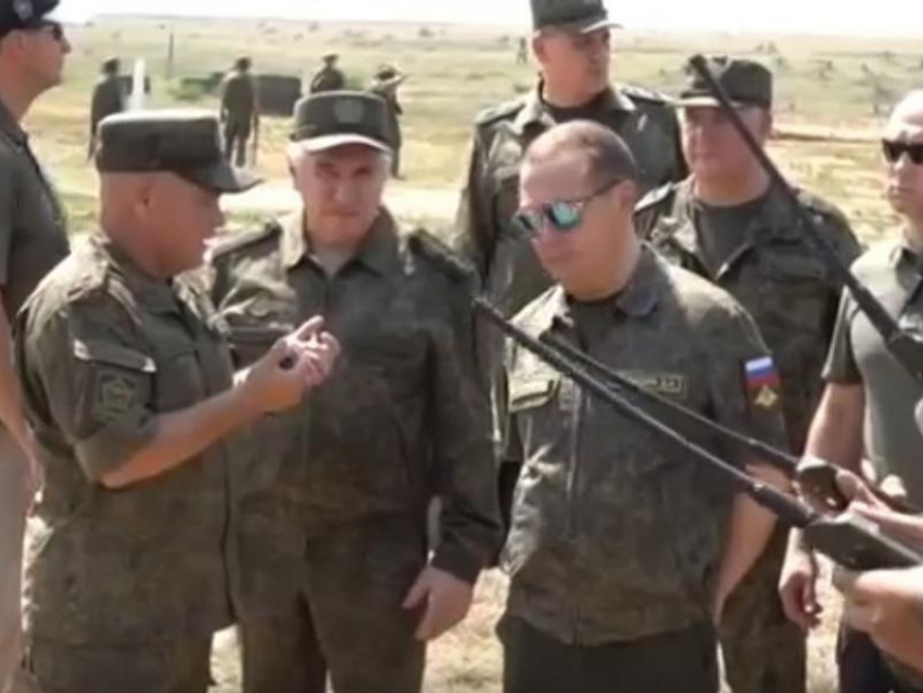 Стало известно, зачем приехал Дмитрий Медведев в военной форме в Воронежскую область