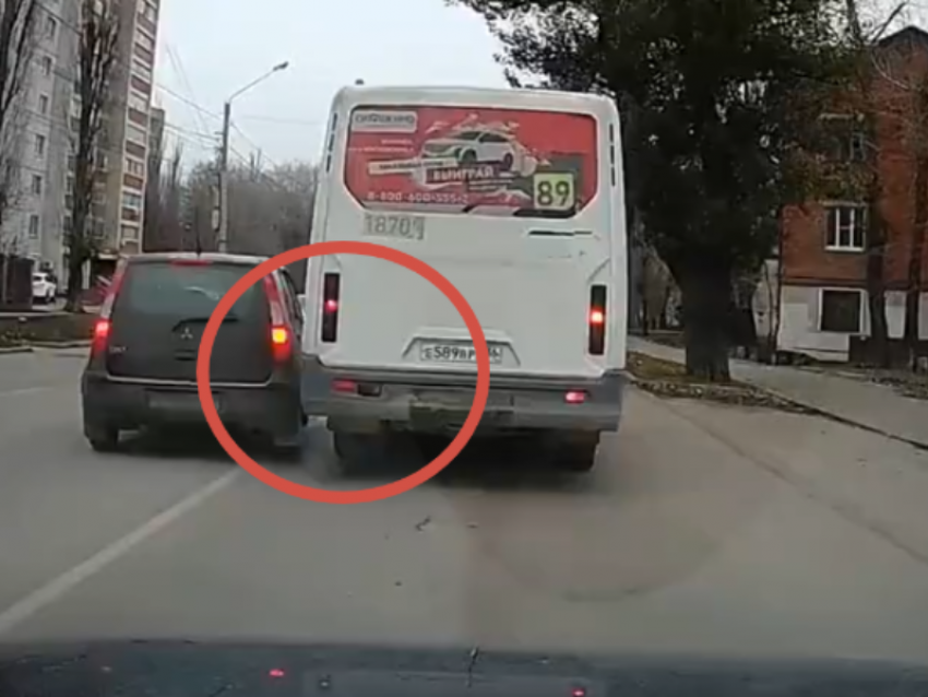Подлый поступок по отношению к маршрутчику попал на видео в Воронеже